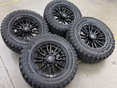 NEW 20x9 fuel “rebel” wheels/ 35x12.50r20 prevail m/t 8x170