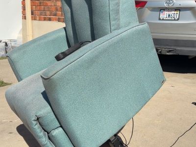 Power lift chair made in Canada