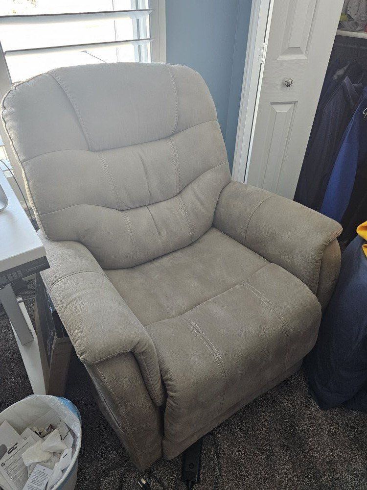 Lift Chair Recliner /Pride Viva Lift Recliner