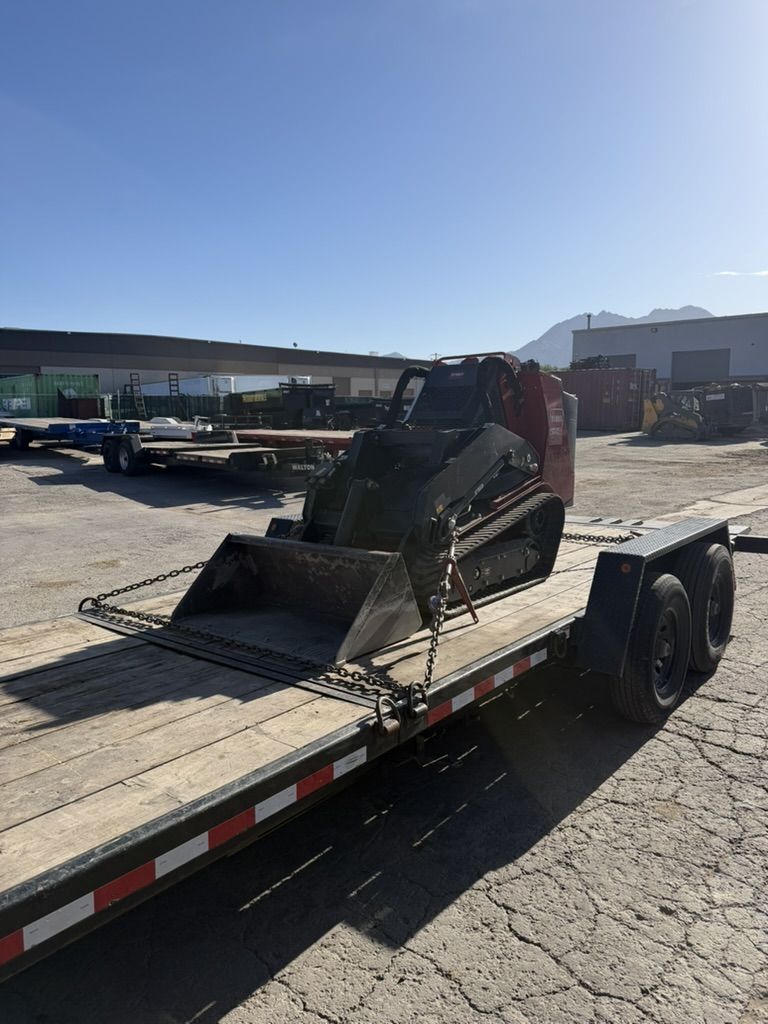 Toro Dingo TX1000 Mini Track Skid 41 Inches Wide. Backyard Access