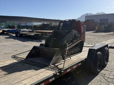 Toro Dingo TX1000 Mini Track Skid 41 Inches Wide. Backyard Access