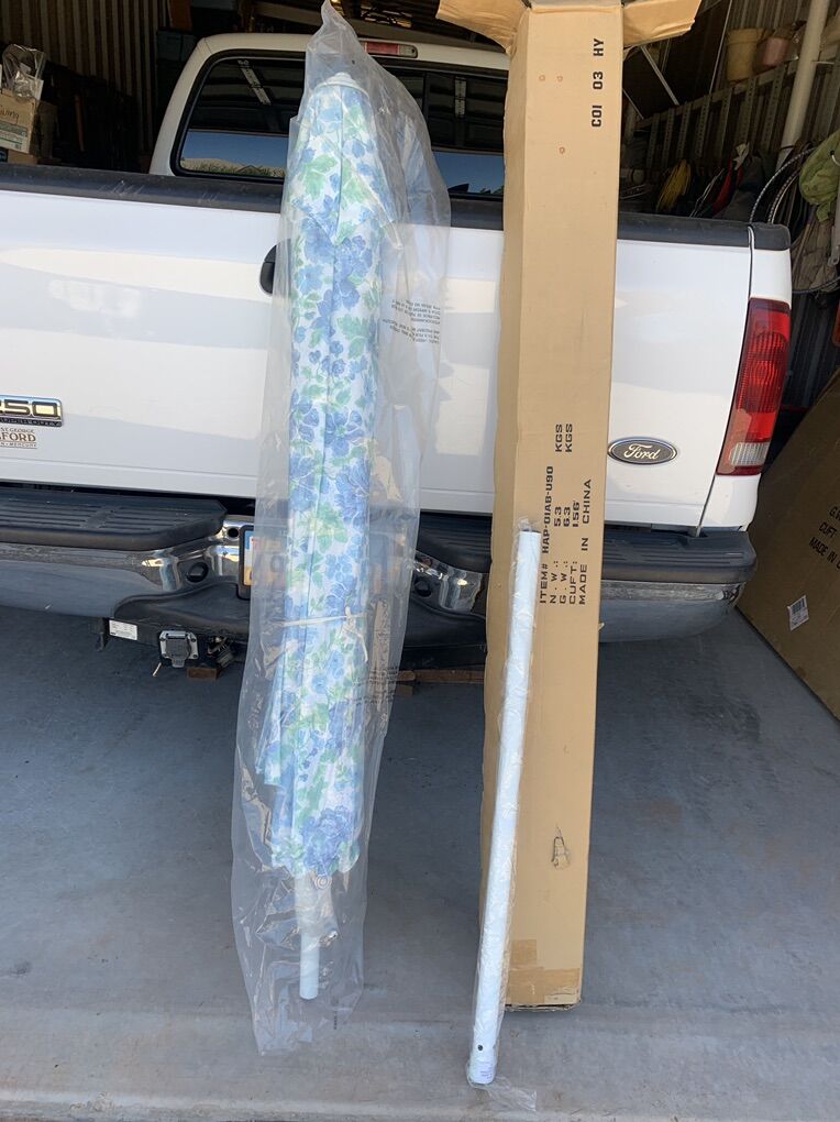 Umbrella 9 Ft. Crank And Tilt.