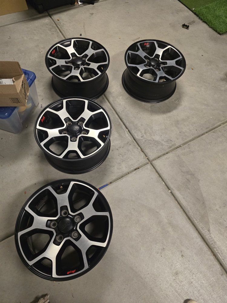 Set of 5 Jeep Wrangler Factory OEM Wheels Rims - Excellent condition 