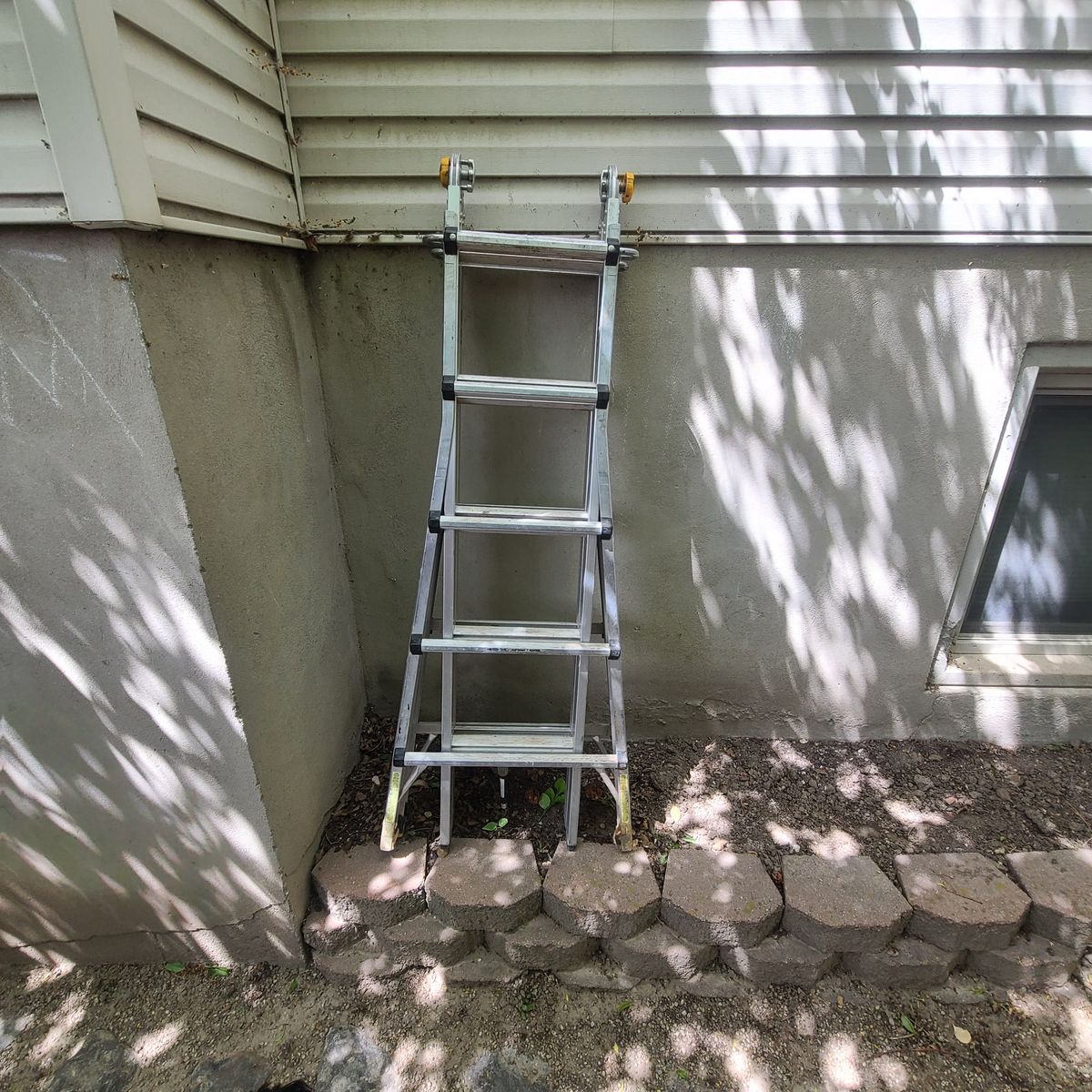 Dwewalt 17' extension ladder