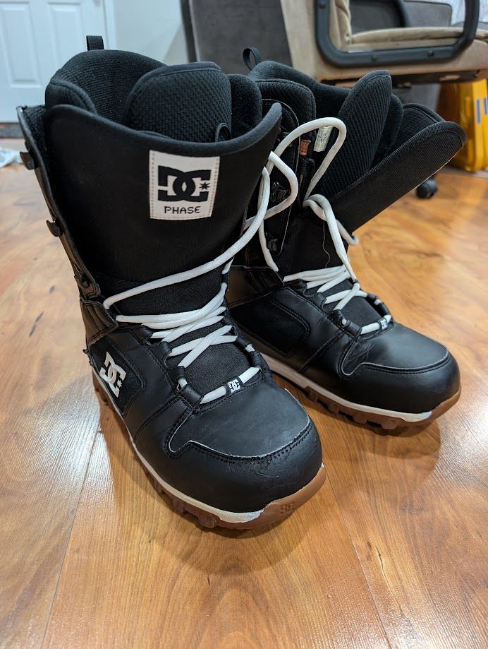 DC Men's Snowboarding Boots, Size 11