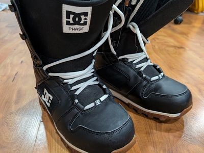 DC Men's Snowboarding Boots, Size 11