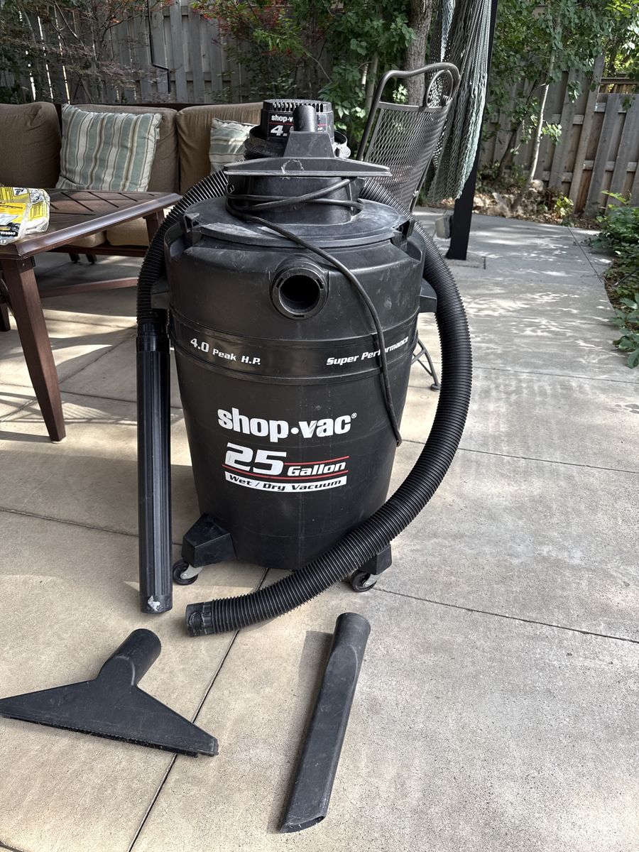 Shop- Vac 25 Gallon - Wet Dry Vacuum