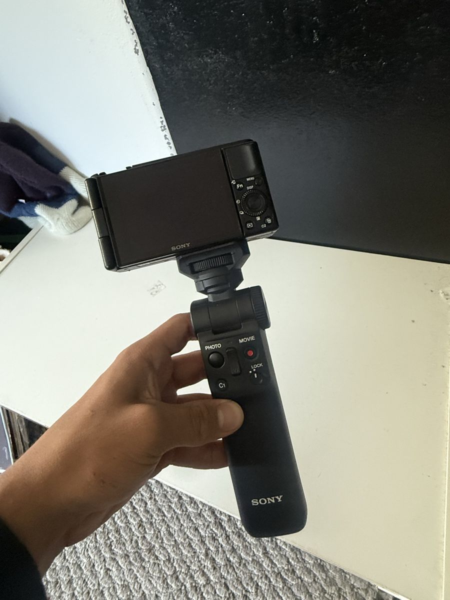 Main image 6