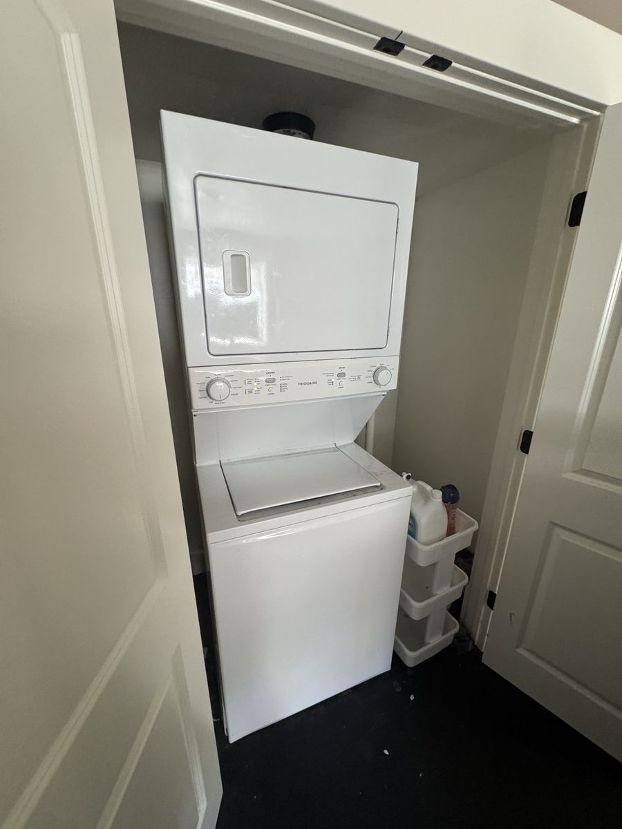 Frigidaire stacked Washer & Gas Dryer Combo – $150
