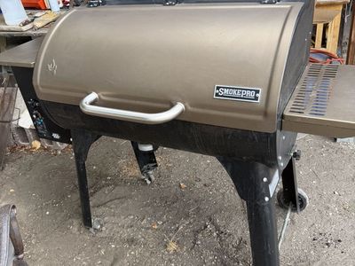 Camp Chef SmokePro SGX Pellet Grill Smoker - Bronze/Black
