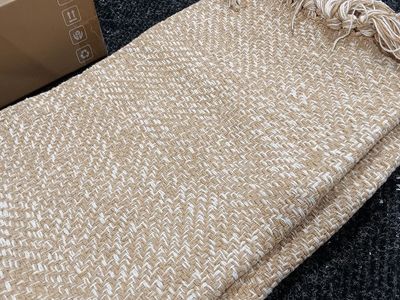 Cozy Herringbone Woven Throw Blanket with Fringe - Tan & White