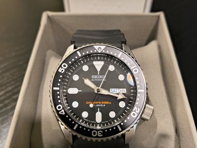 Seiko SKX007 Automatic Diver's 200m Watch Black Dial Rubber Strap