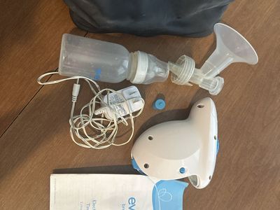 Evenflo Electric Breast Pump with Bottle, Charger, and Carry Bag - Used, Good Condition