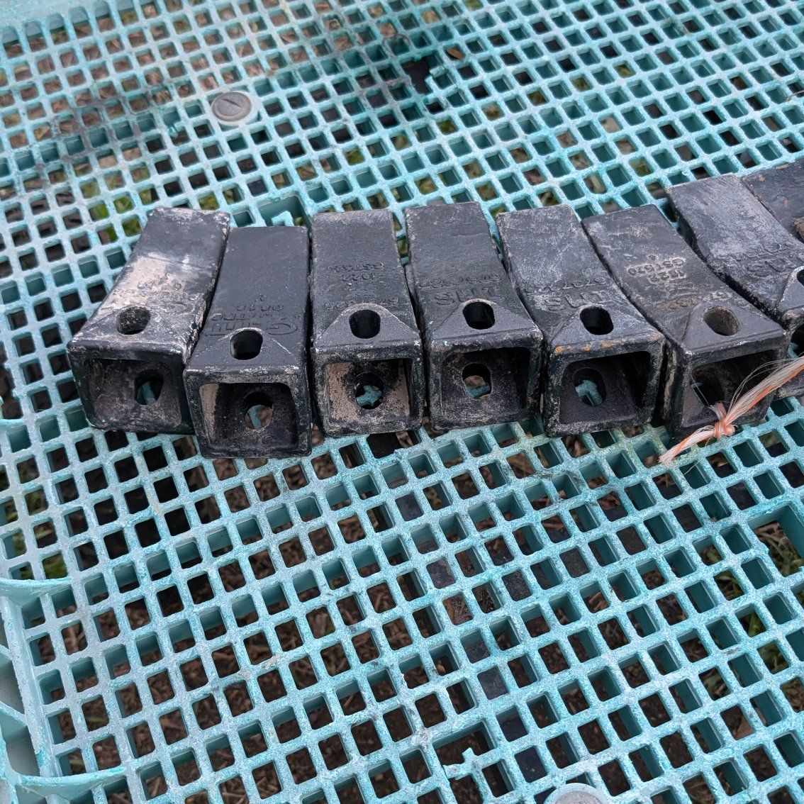 10 New bobcat bucket teeth