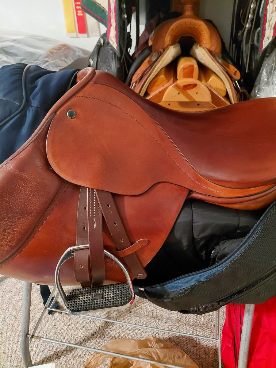 Stubben English/Hunt (All-Purpose) Saddle 16", SET