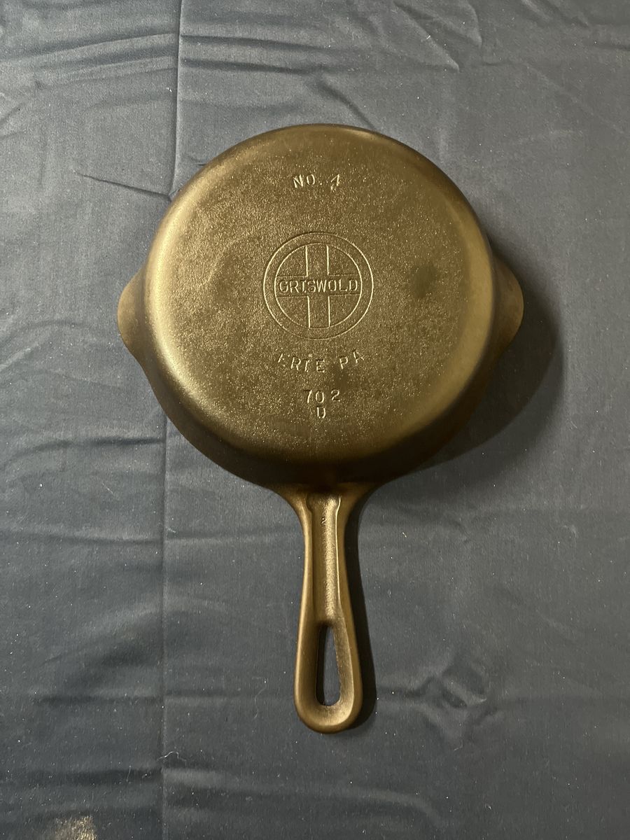 Griswold #4 cast iron skillet