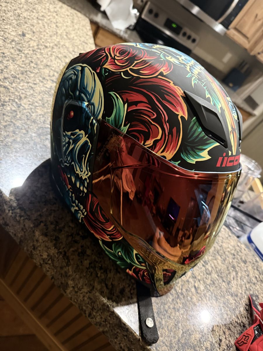 Custom Icon Airflite Omnicrux MIPS Helmet