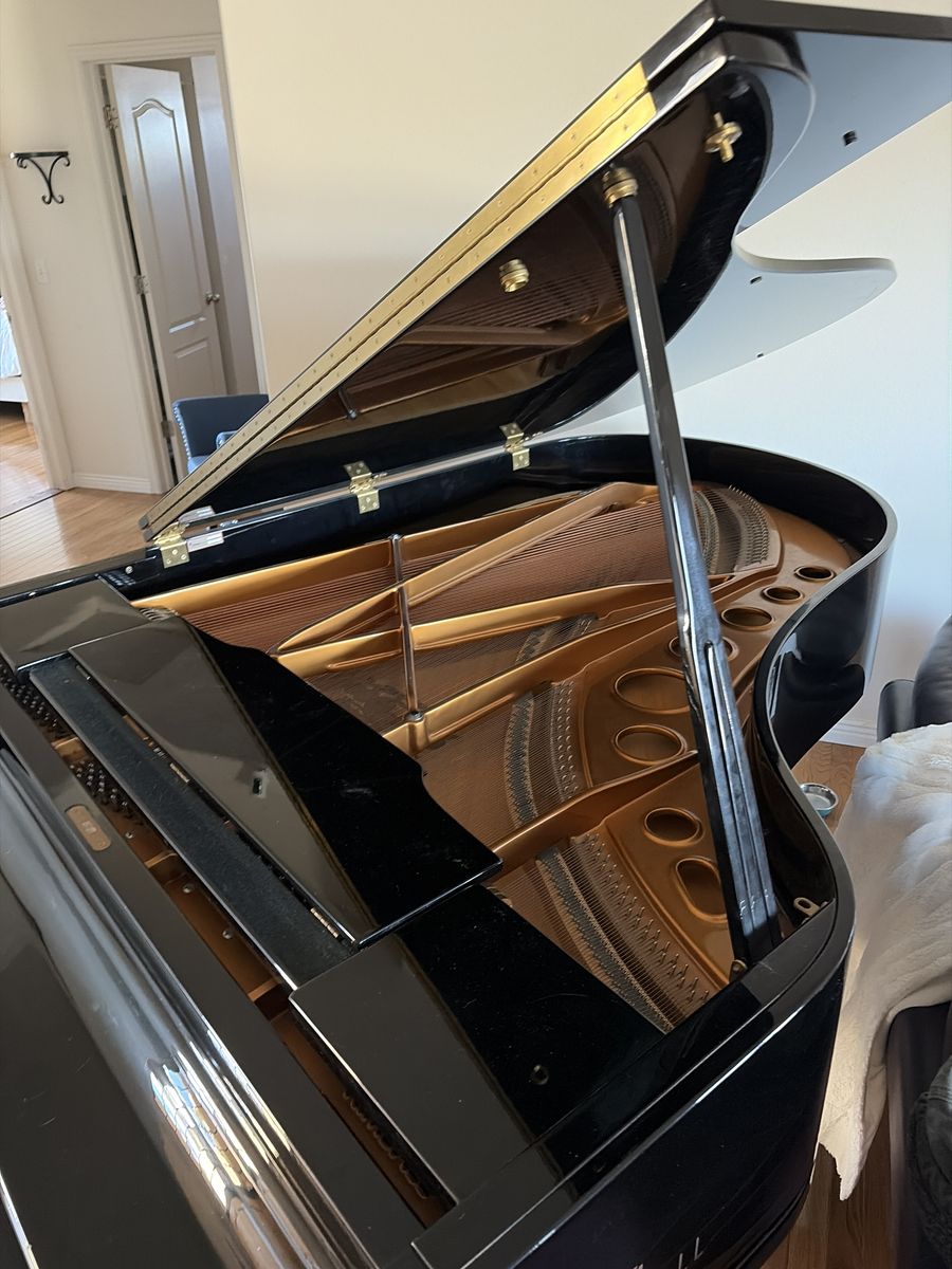 Kimball Viennese Classic P670 Grand Piano