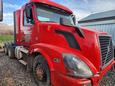 2013 Volvo VNL Semi Tractor