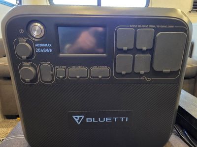 Bluetti AC200 MAX "Quad Kit" Solar Generator + 4x 200W Rigid Solar Panels Excellent, Panels Unused