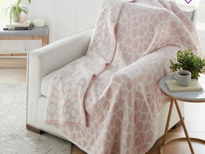 New, Knit Throw Blanket 60" x 70" Inches, Soft Comfy Decorative Throw for Couch Bed Sofa Travel, Giraffe Blush