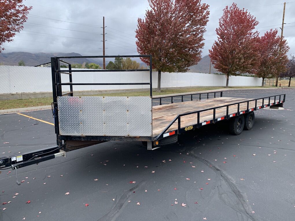 29 ft  Snowmobile Trailer