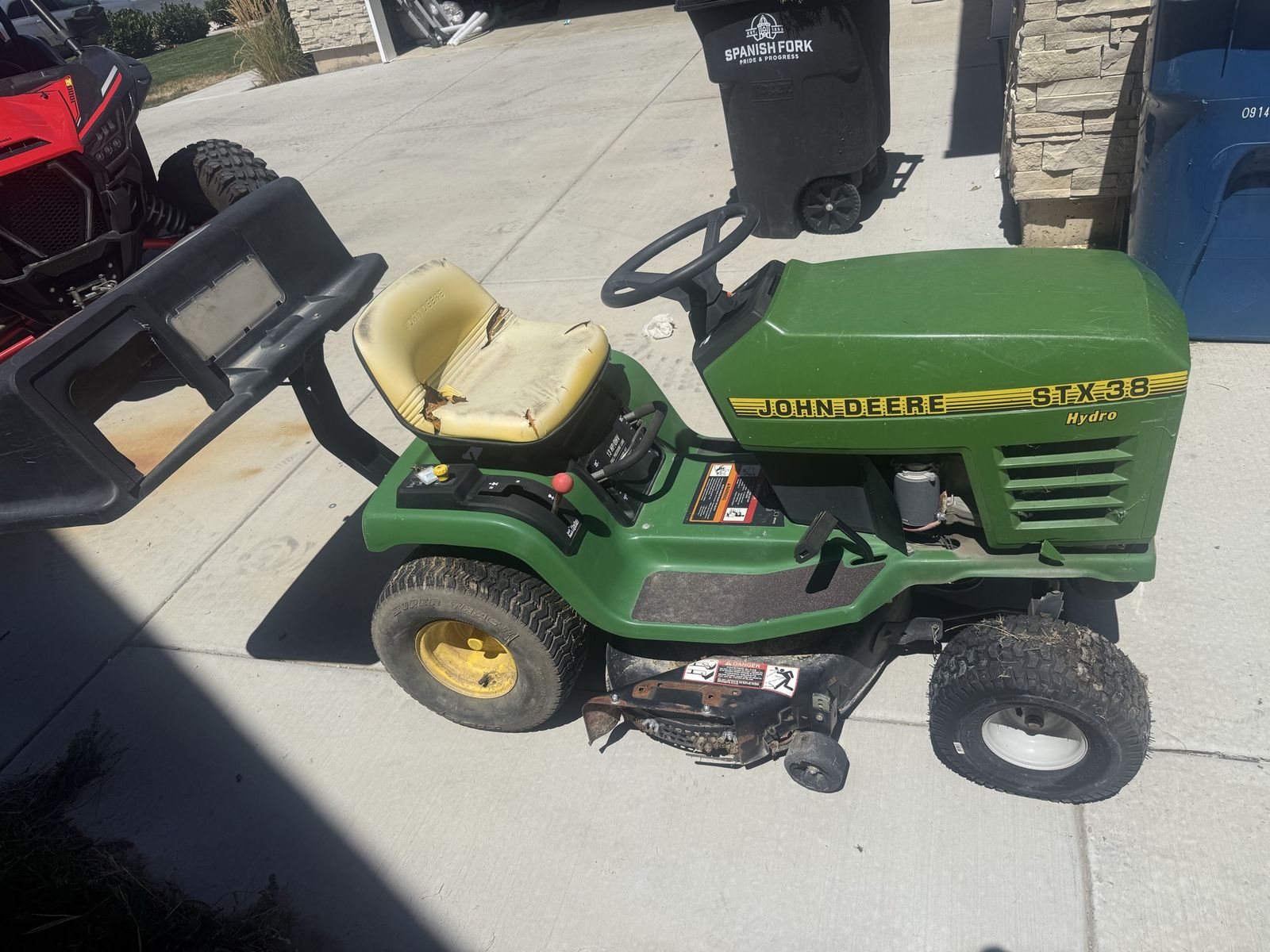 John Deere STX38 Hydro Riding Lawn Mower with Bagger system