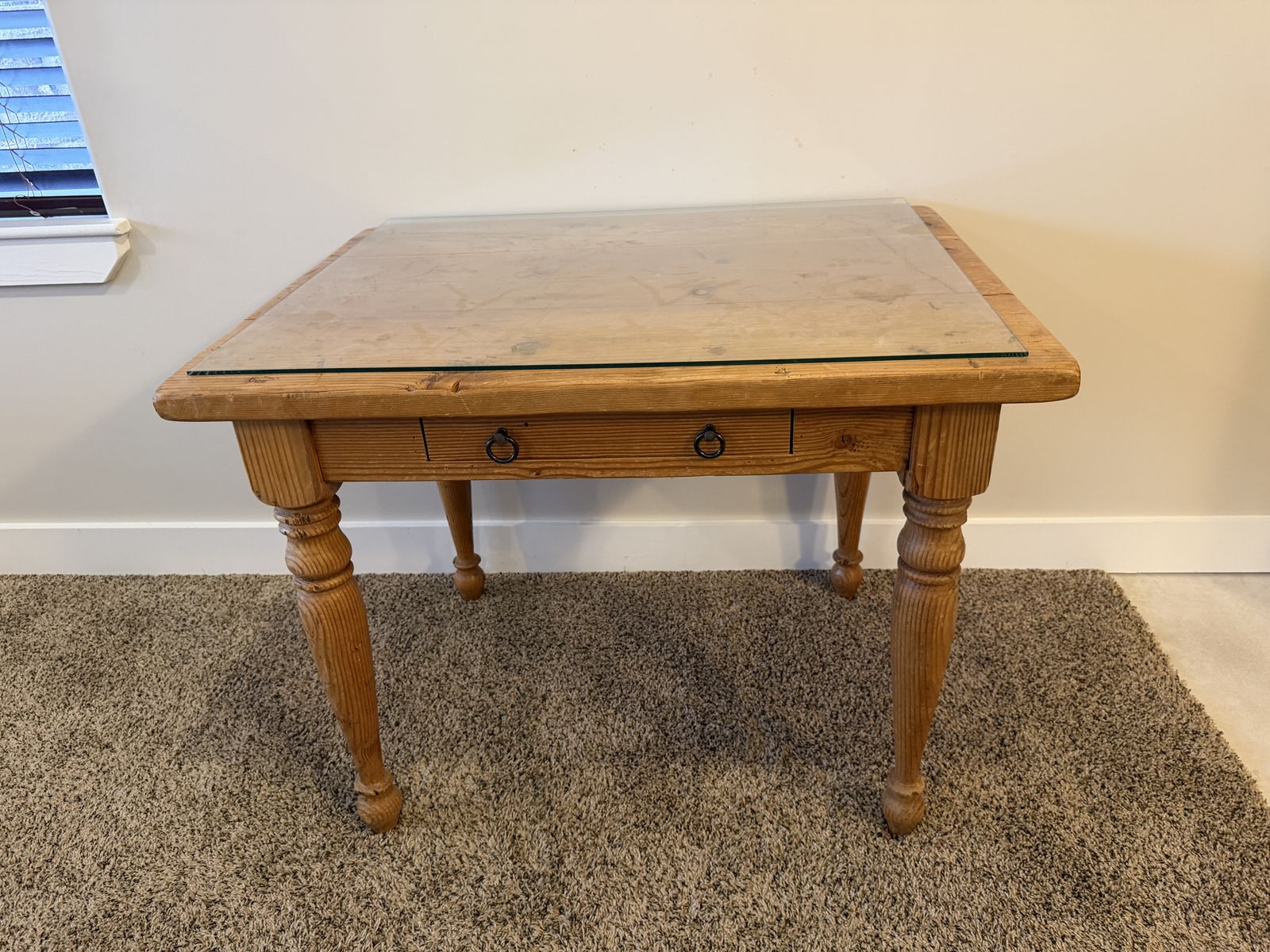 Small pine desk