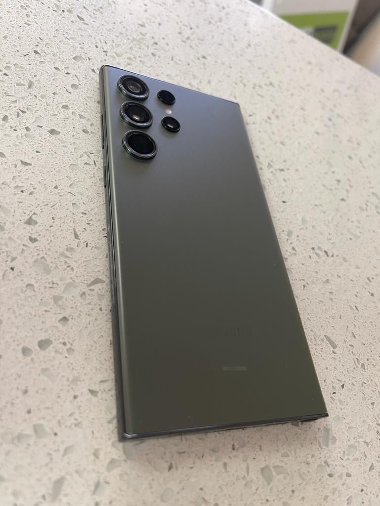 Samsung Galaxy S23 ULTRA 5G - 256GB - Unlocked