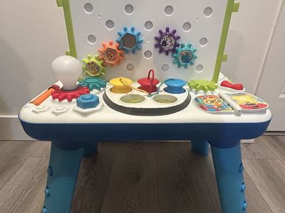 Baby Einstein Curiosity Table