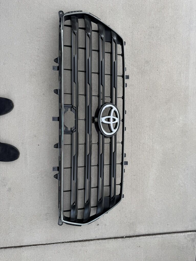 2022-2023 TOYOTA SEQUOIA GRILLE OEM FRONT GRILL