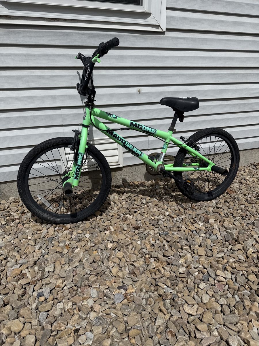 Madd Gear 20" Freestyle BMX