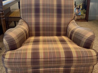 Ethan Allen Set of Chairs w/ Ottoman