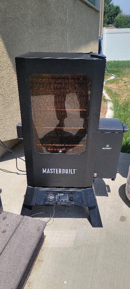 Masterbuilt  4Electric Smoker, Digital, Bluetooth, Window, with Cover and Cold Smoker Attachment