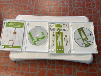 Wii Balance Board + Wii Fit Games