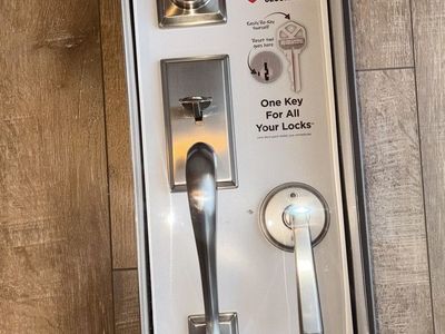 NEW Kwikset Hawthorne Door Handle Set in Satin Nickel
