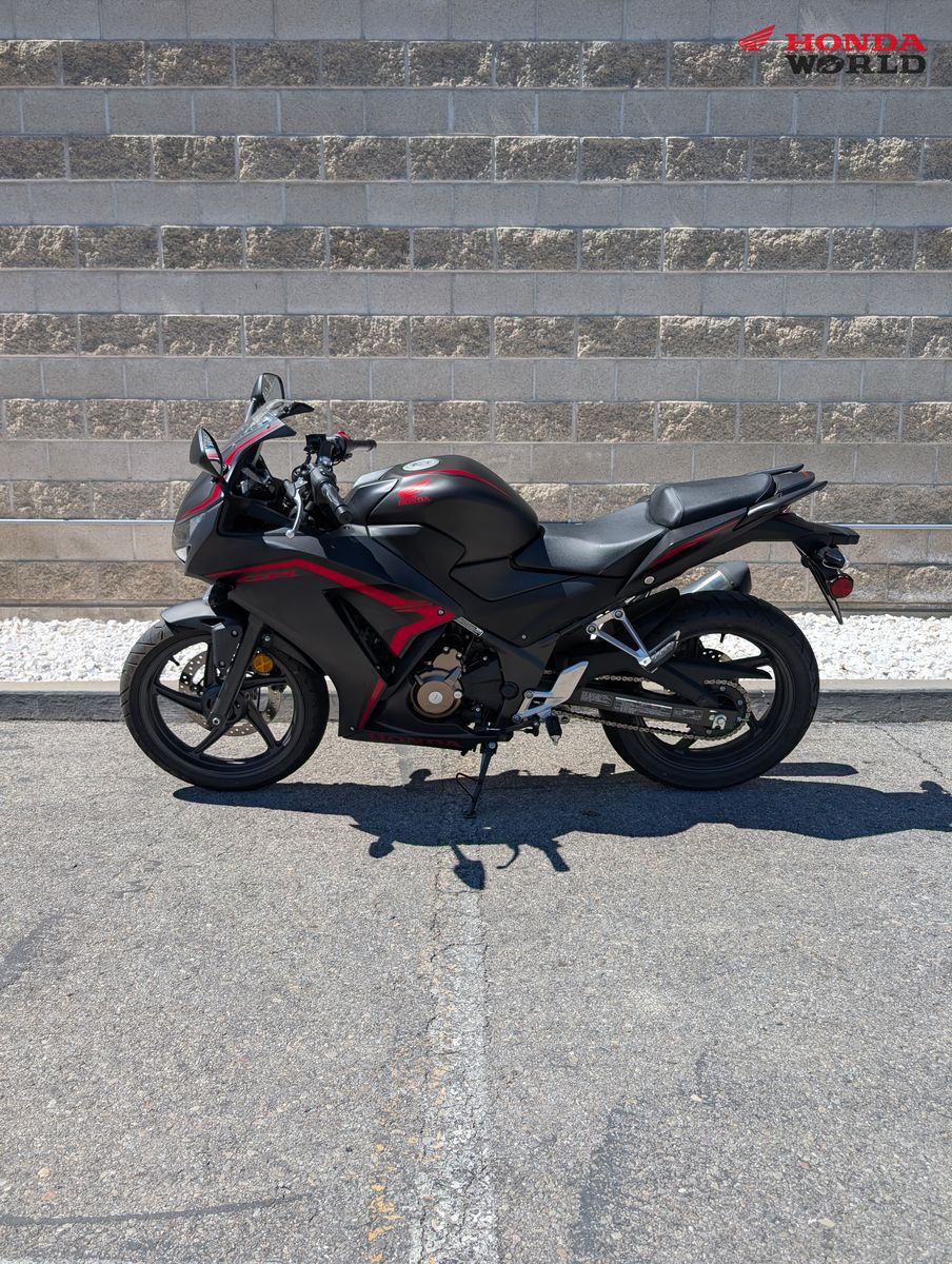 2022 Honda CBR300R ABS