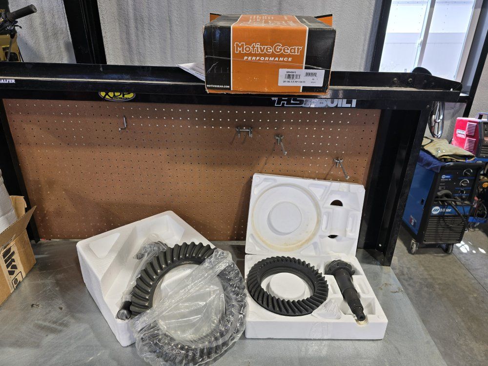 Motive Gears for GM 9.25 Front and 14 Bolt Rear 4.56 Ratio