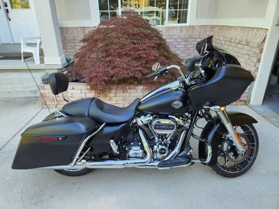 2022 Harley-Davidson Road Glide Special – 1,616 Miles – Like New