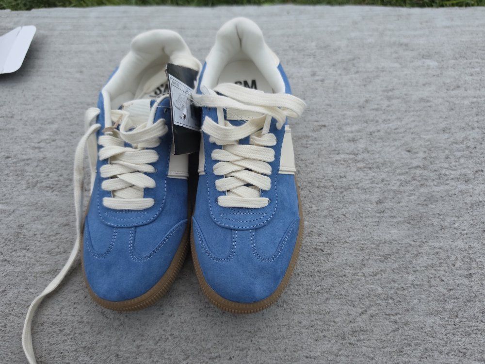 Steve Madden Women's Blue Suede Retro Low-Top Sneakers Brand New - Size 6.5