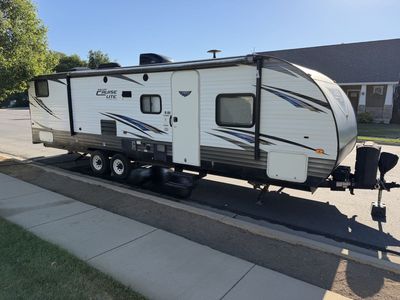 2017 Salem Cruise Lite Travel Trailer - Bunk Room!