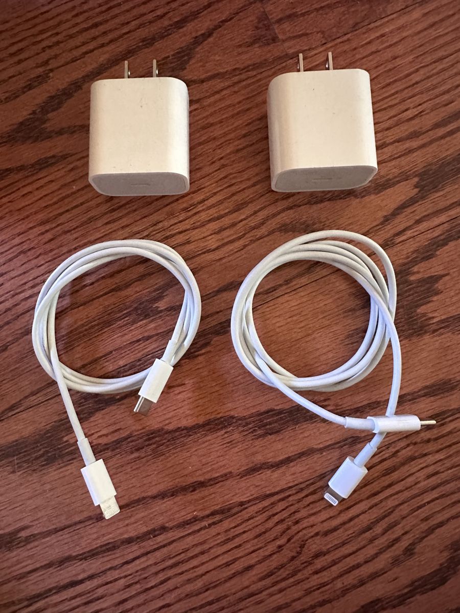 Apple iPhone Charger Adapters & Cords - 2x Wall Plugs, 2x USB-C to Lightning,