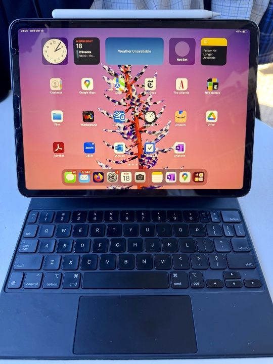 Apple iPAD Pro 11" – 2nd Generation (WIFI), Apple Magic Keyboard, and Apple Pencil