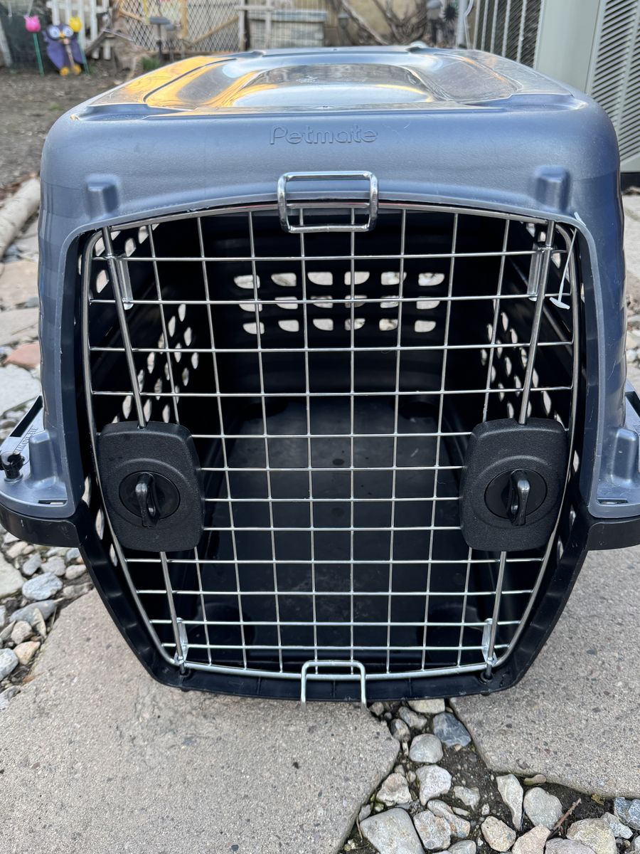 Dog Kennel Animal Carrier or Crate
