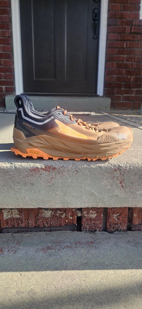 Altra Olympus 5 Size 8.5 Mens – Like New / Defeated by Altra Toe Box