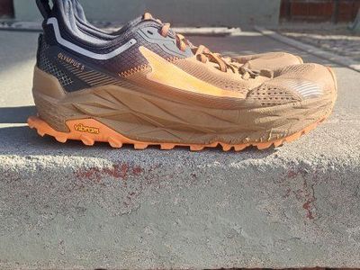 Altra Olympus 5 Size 8.5 Mens – Like New / Defeated by Altra Toe Box