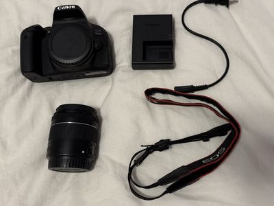 Canon EOS Rebel T7i (800D) DSLR Camera