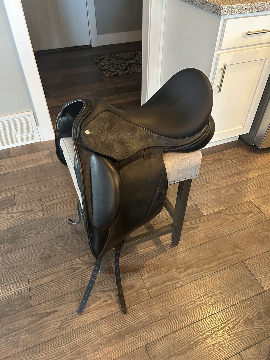 Custom Flight Dressage Saddle