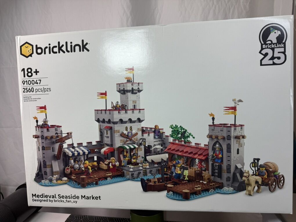 LEGO Bricklink Medieval Seaside Market Damaged Box