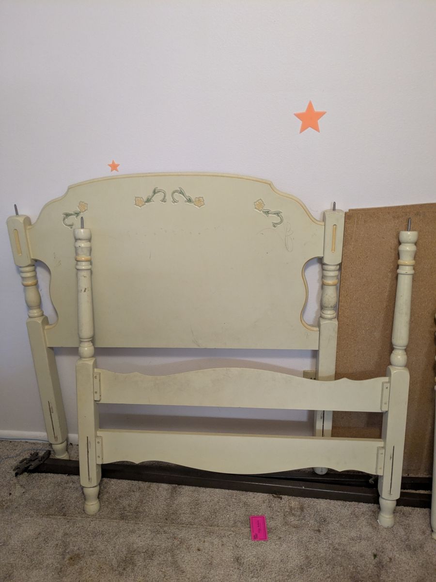 Twin Four-Poster Bedframe